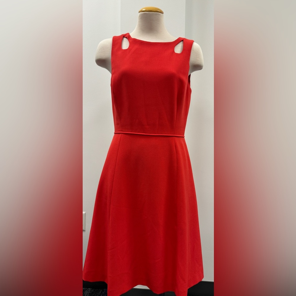 Tahari red sleeveless Sheath Fit & Flare Knee Length Dress size 4